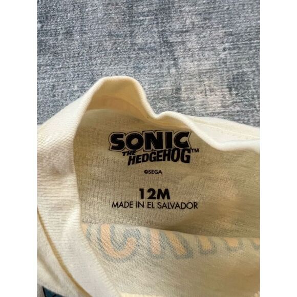 New! Sonic The Hedgehog Kickin It Short Sleeve Tee 12 Months - Picture 3 of 5